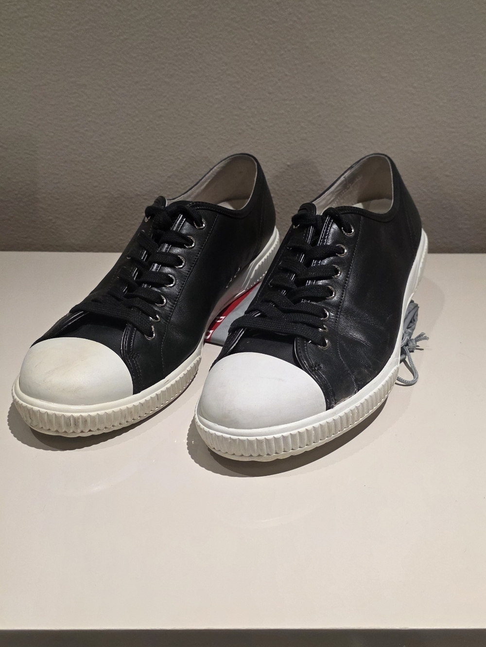 Prada Low Sneakers - Barely Worn - 9.5 LV - US 10.5 - Picture 7 of 8